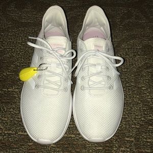 SOLD Adidas Cloudfoam White/Pink Sneakers 8